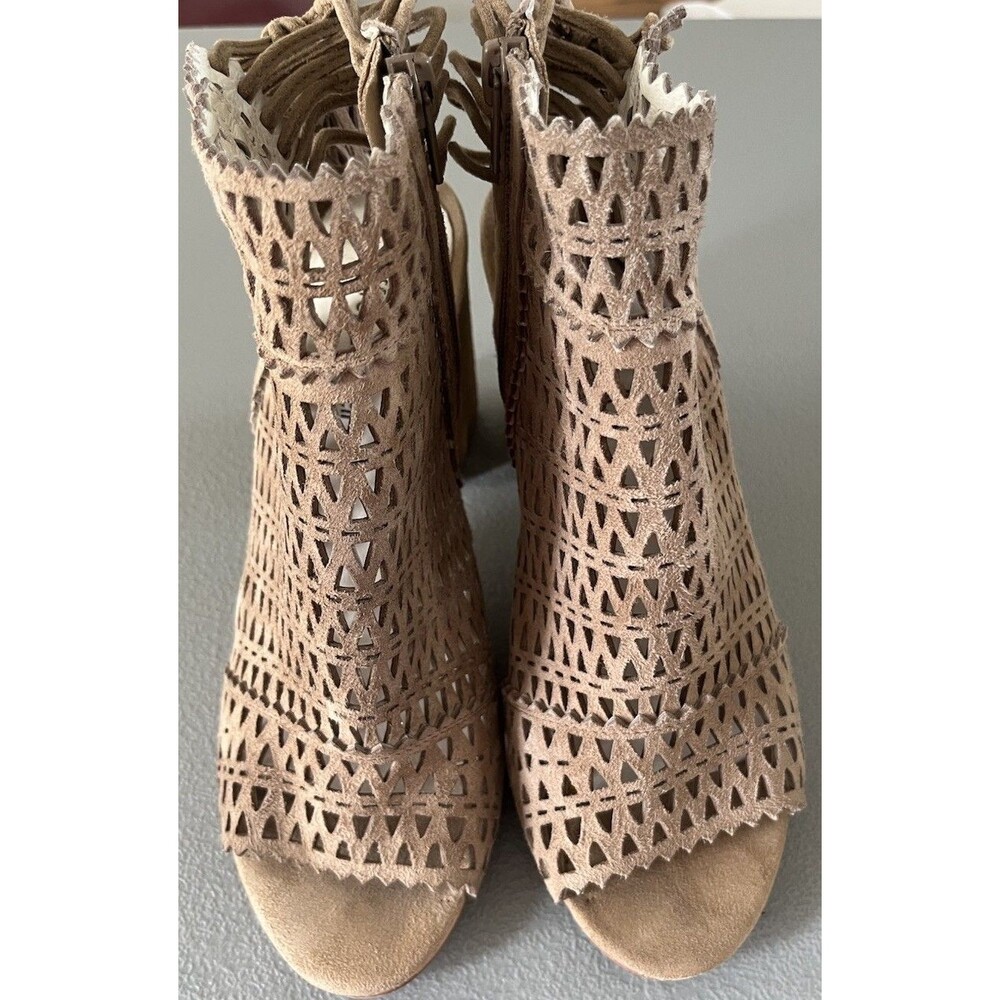 Jeffrey Campbell Ottawa Cut-Out Suede Peep Toe Heels Shooties Size 8 Taupe